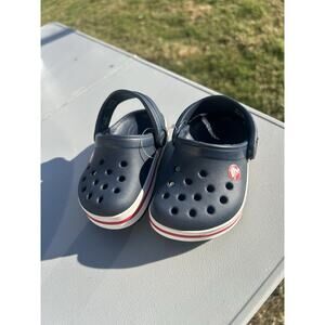 Unisex Blue Toddlers Crocs Size 4 Navy Blue With Red And White Stripe New